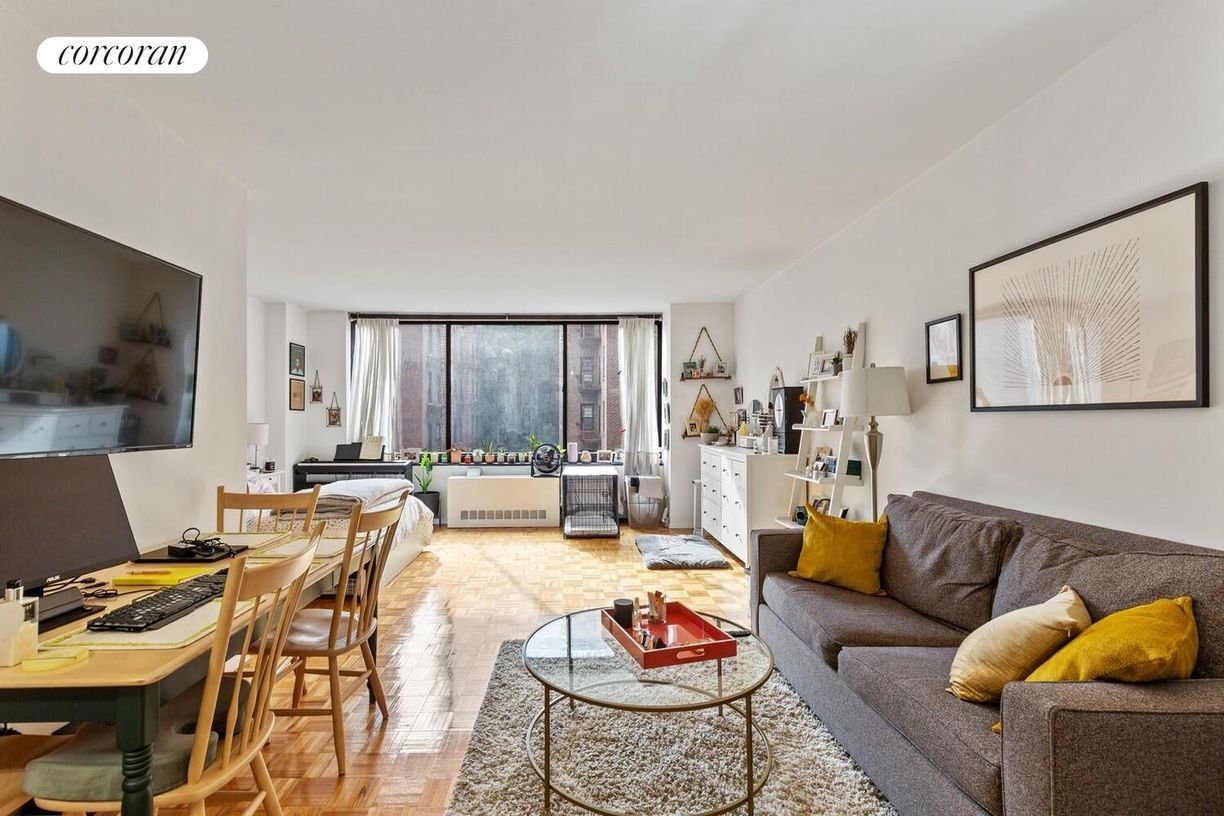 Photo - 215 W 95th St Rental