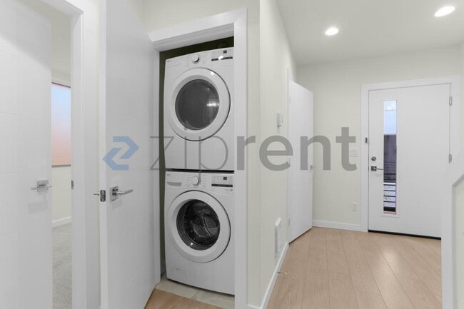 Photo - Unit B
