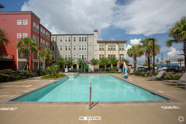 Building Photo - Villas on the Strand Rental