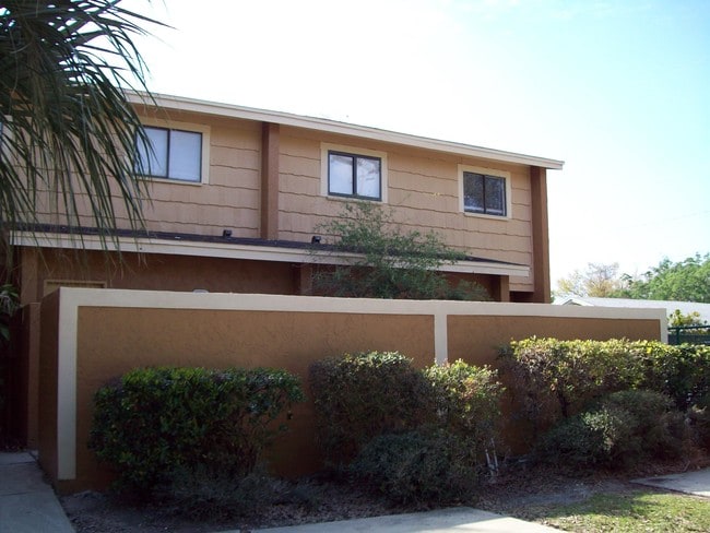 Photo - 6950-6962 Trout St