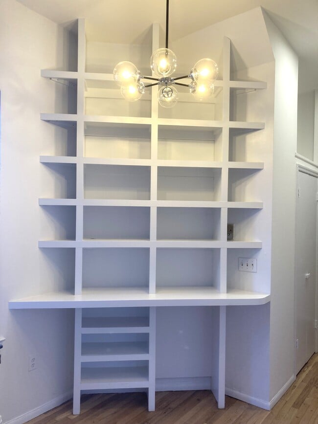 Photo - 605 W 112th St