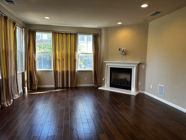Photo - 133 Paddington Ct