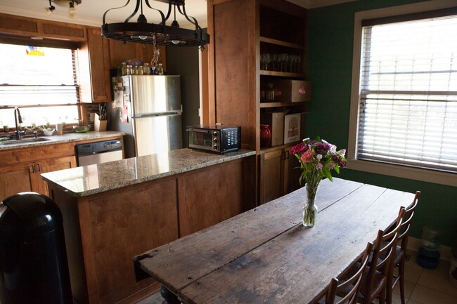 Photo - 2 Bed/ 1 Bath Cottage in East Nashville, Walking Distance to Riverside Village, Fenced Yard