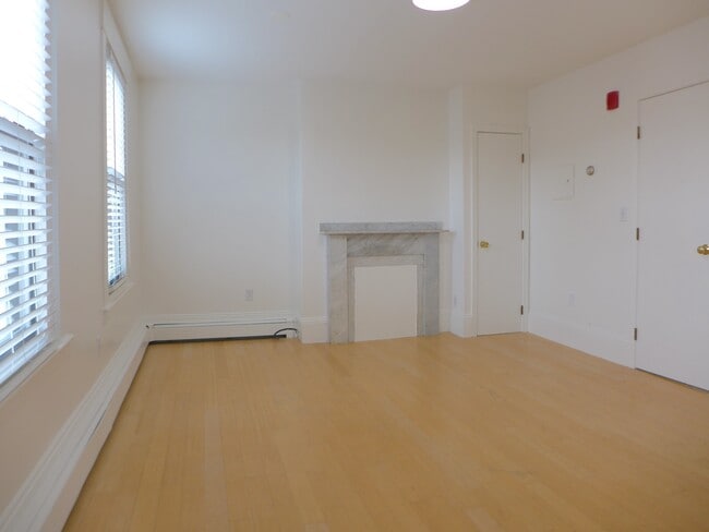 Photo - 16 Milford St Unit 1
