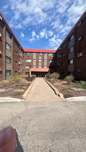 Photo - 2021 S Wolf Rd Condo Unit 405