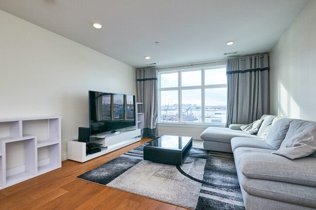 Building Photo - 250 Meridian St Unit 308