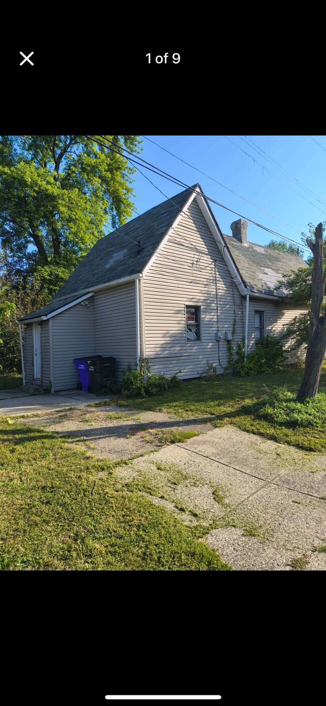 Building Photo - 215 St Jude Ave