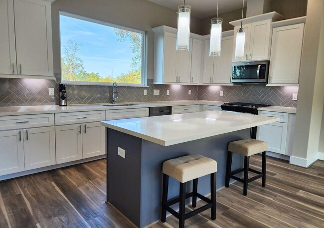 Photo - 2615 Huntington Creek Ln