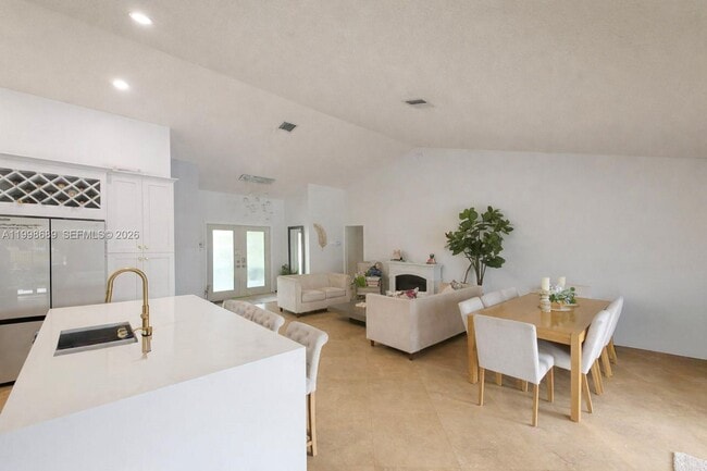 Photo - 9592 Majestic Way