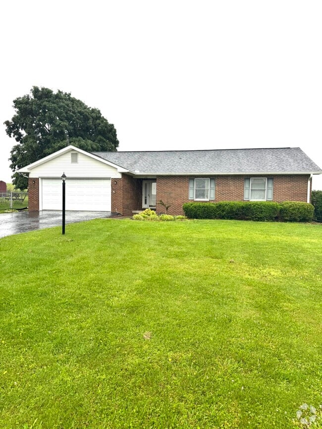 Building Photo - 210 Talmage-Mayo Rd Rental