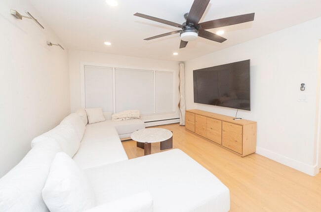 Photo - 4030 N Mozart St Unit 2N