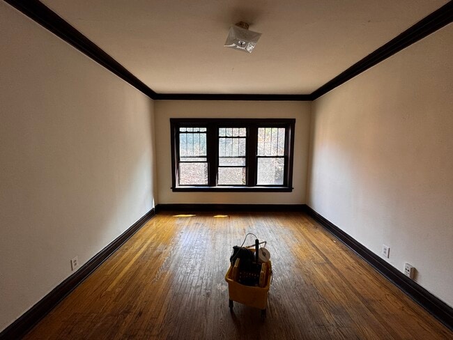 Building Photo - 2510 N Kedzie Blvd Rental