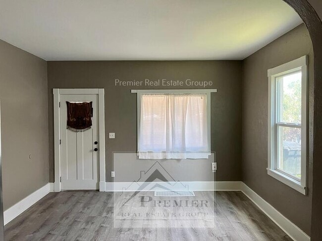 Photo - 917 E Platte Ave