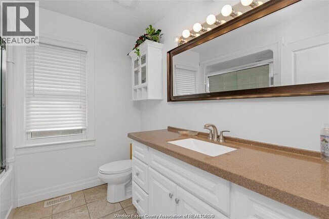 Photo - 778 Hildegarde St