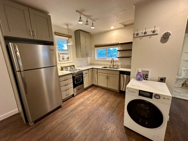 Photo - 3734 Roosevelt Ave