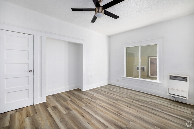 Studio -325SF - Living Room