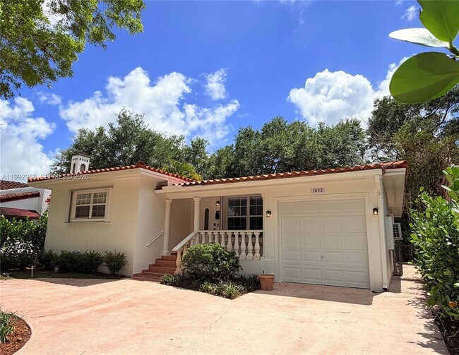 Photo - 1032 Obispo Ave