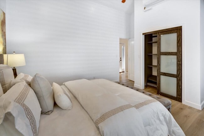 Photo - 3221 Hannah St Unit 3221 Hannah St