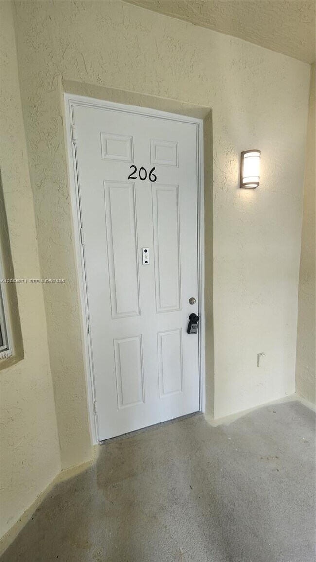 Photo - 3600 Oaks Clubhouse Dr Unidad 206