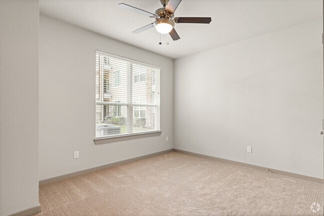 2BR, 2BA - 1073SF - Primary Bedroom