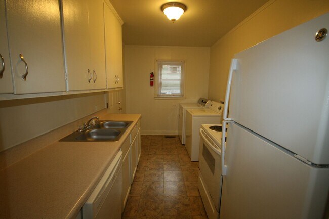 Photo - 1601 Dexter St Unit B