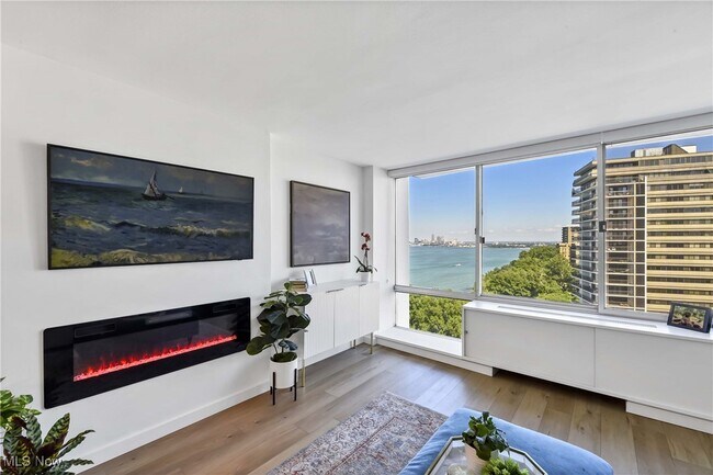 Photo - 12700 Lake Ave Unidad 1403