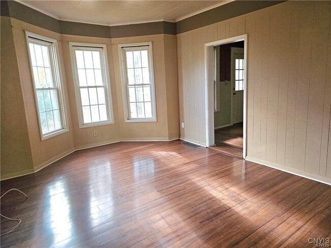 Photo - 305 Highland Ave