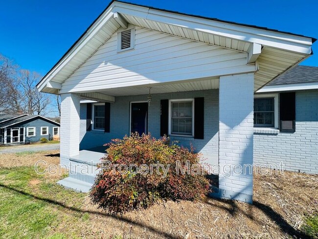 Photo - 9112 Asheville Hwy