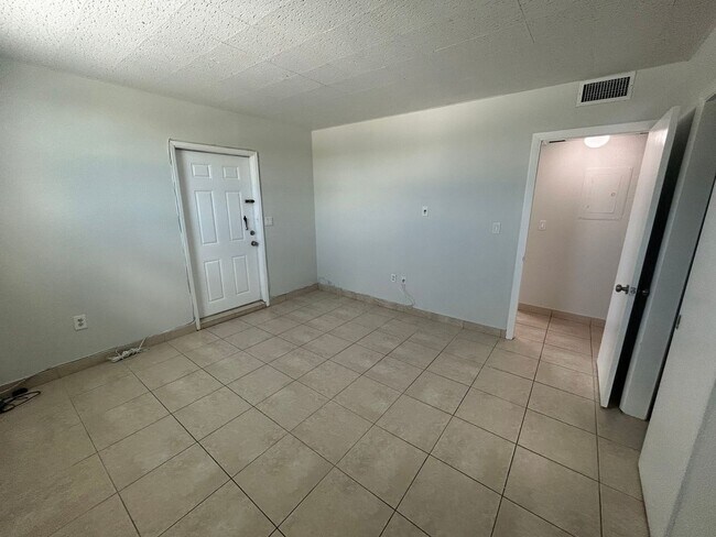 Photo - 2036 NE 18th St