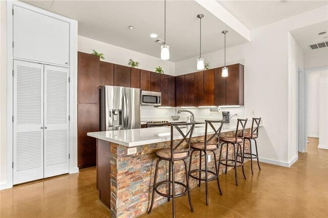 Photo - 507 Sabine St Unit 705