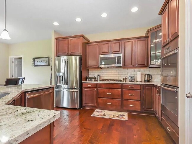 Photo - Beautiful 5bed home in apple valley! Dont miss this one!