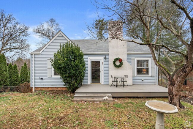 Building Photo - East AVL - Newly Renovated Older Home Feat...