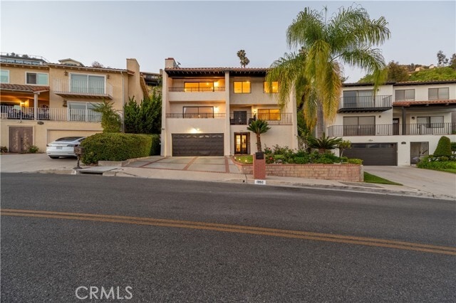 Photo - 1350 E Tujunga Ave