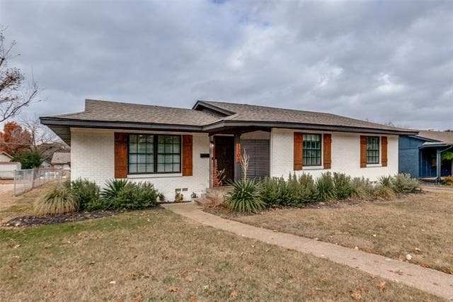 Building Photo - 1308 Northlake Dr