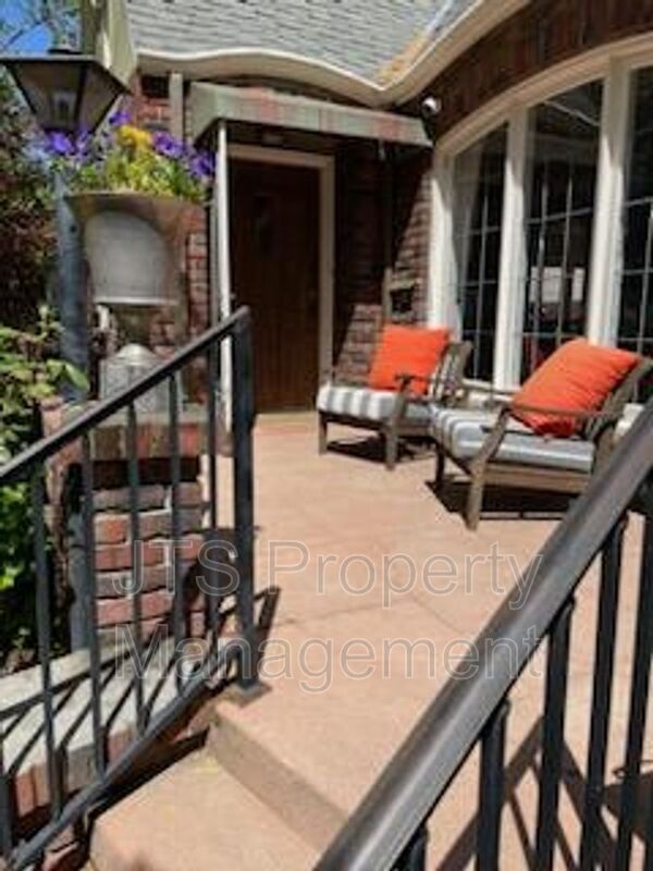 Photo - 937 Sonoma Way