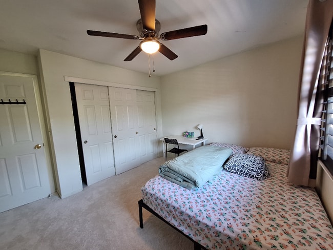 Photo - 48 Primrose Ct