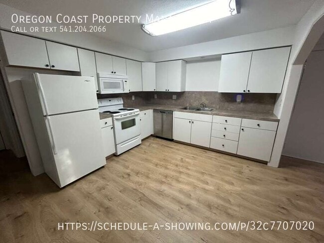 Photo - 426 NW 22nd St Unidad Lower 2 Bedroom