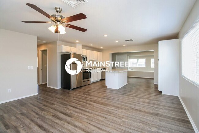 Photo - 3 Bedroom Pet-Friendly Home in Mesa, AZ with Main Street Renewal