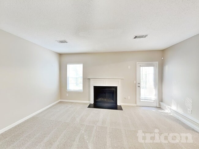 Photo - 345 Othello Dr