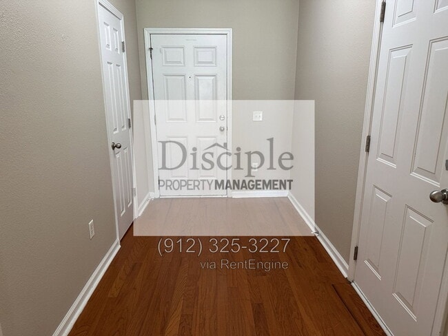 Photo - 1045 Canyon Oak Loop