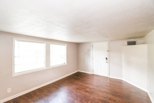 Photo - 10513 Suomi St