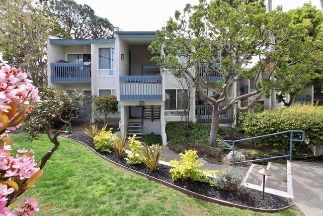 Photo - 902 Camino Real Unit 106