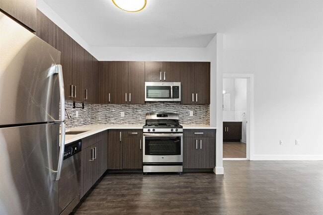 Building Photo - 510 45th St Unit 303 Rental