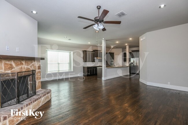 2404 Cabrillo Ln