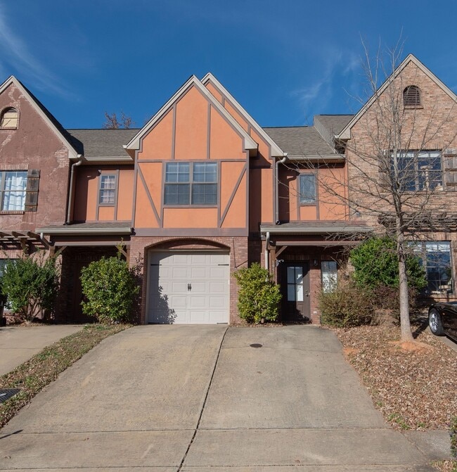 Building Photo - Stephanie Ct. Townhome