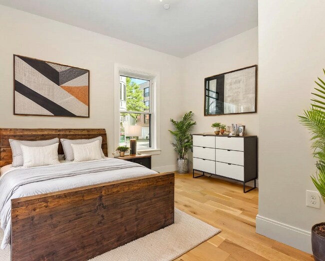 Photo - 200 Maverick St Unit 1