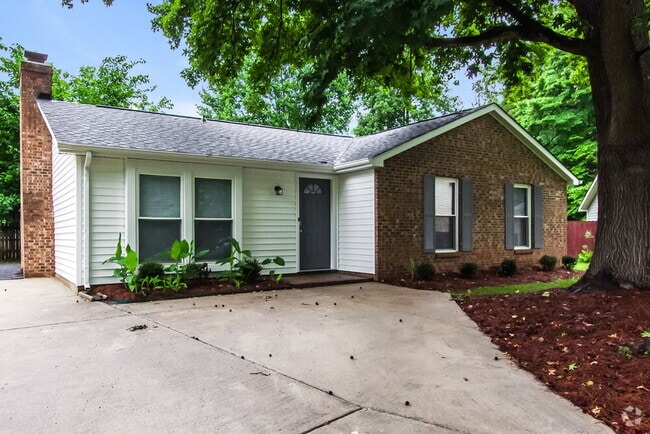 Building Photo - 6636 Piney Path Rd Rental