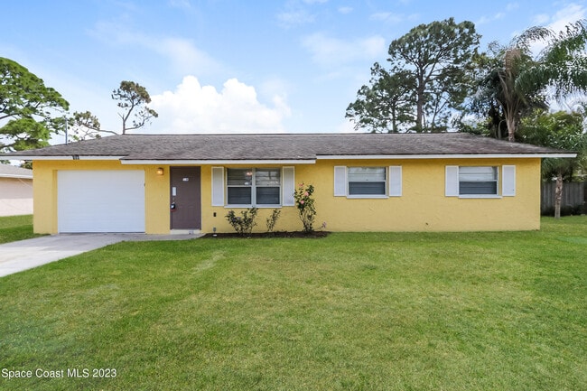Building Photo - 159 NW Avens St Rental