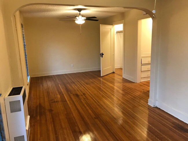 Photo - 3615/3617 Edenhurst Ave. Unit 3615