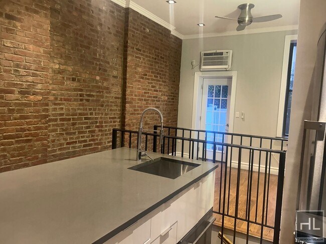 Photo - Mott Street Unidad 3